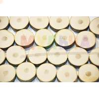 Спилы рябины с выраженным ядром и красноватой заболонью