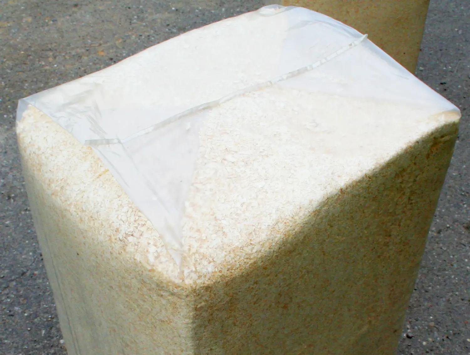 Стружка с опилками сосна, брикет прессованный Большой , ~24-26 кг