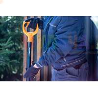 Меньше уставать при уборке снега поможет правильный инструмент