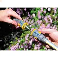 Двойной коннектор из металла для сращивания и ремонта садовых шлангов