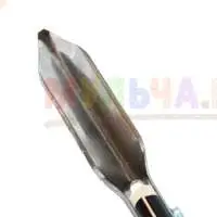 Специальный инструмент для удаления сорняков с мощным корнем