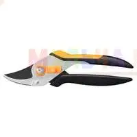 Аккуратно подрезать ветви несложно, если есть хороший инструмент