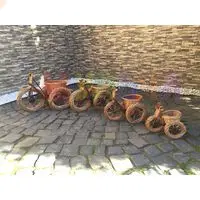 Цветочница в форме сплетенного из лозы велосипеда