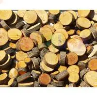 Для изготовления декоративных панно, подставок и даже елочных украшений отлично подойдут спилы ольхи