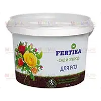 Удобное в использовании гранулированное удобрение Фертика ОМУ для роз